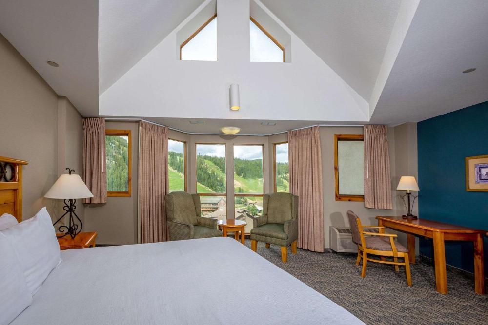 King Suite - Non-Smoking interior