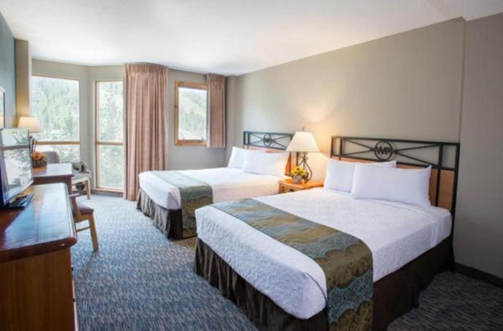 Standard Queen Room interior